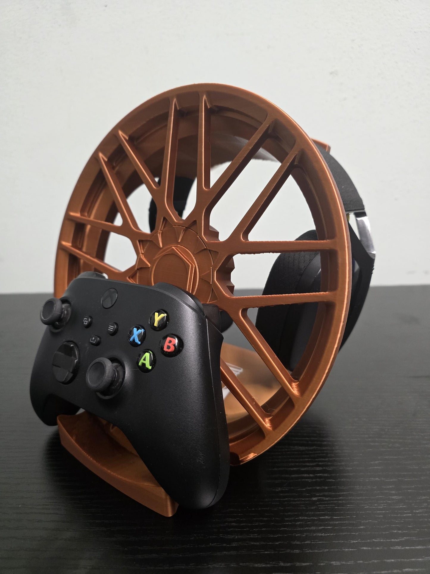 Rotiform RSE Style Headset and Controller Stand