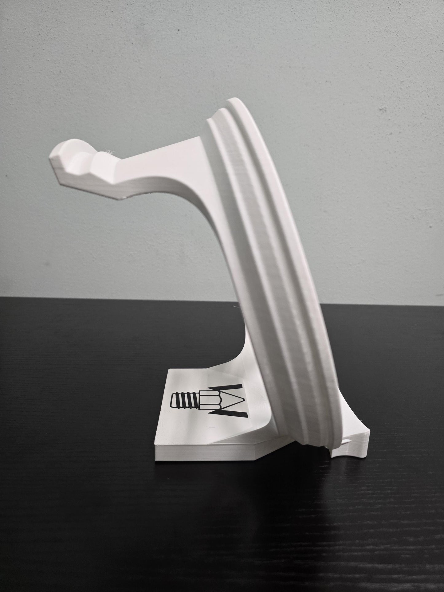Neuspeed RSe102 Style Headset and Controller Stand