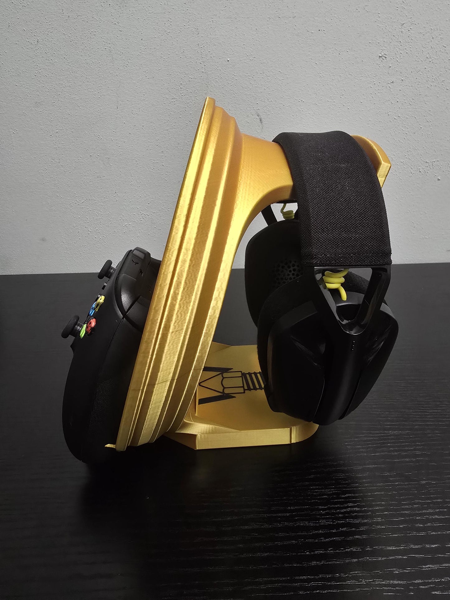 Enkei RPF1 Style Headset and Controller Stand