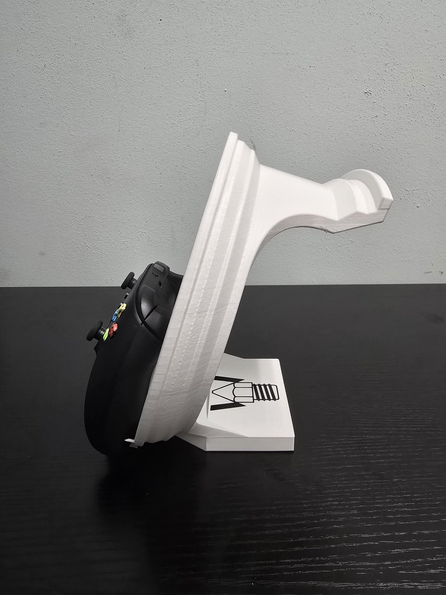 Neuspeed RSe102 Style Headset and Controller Stand