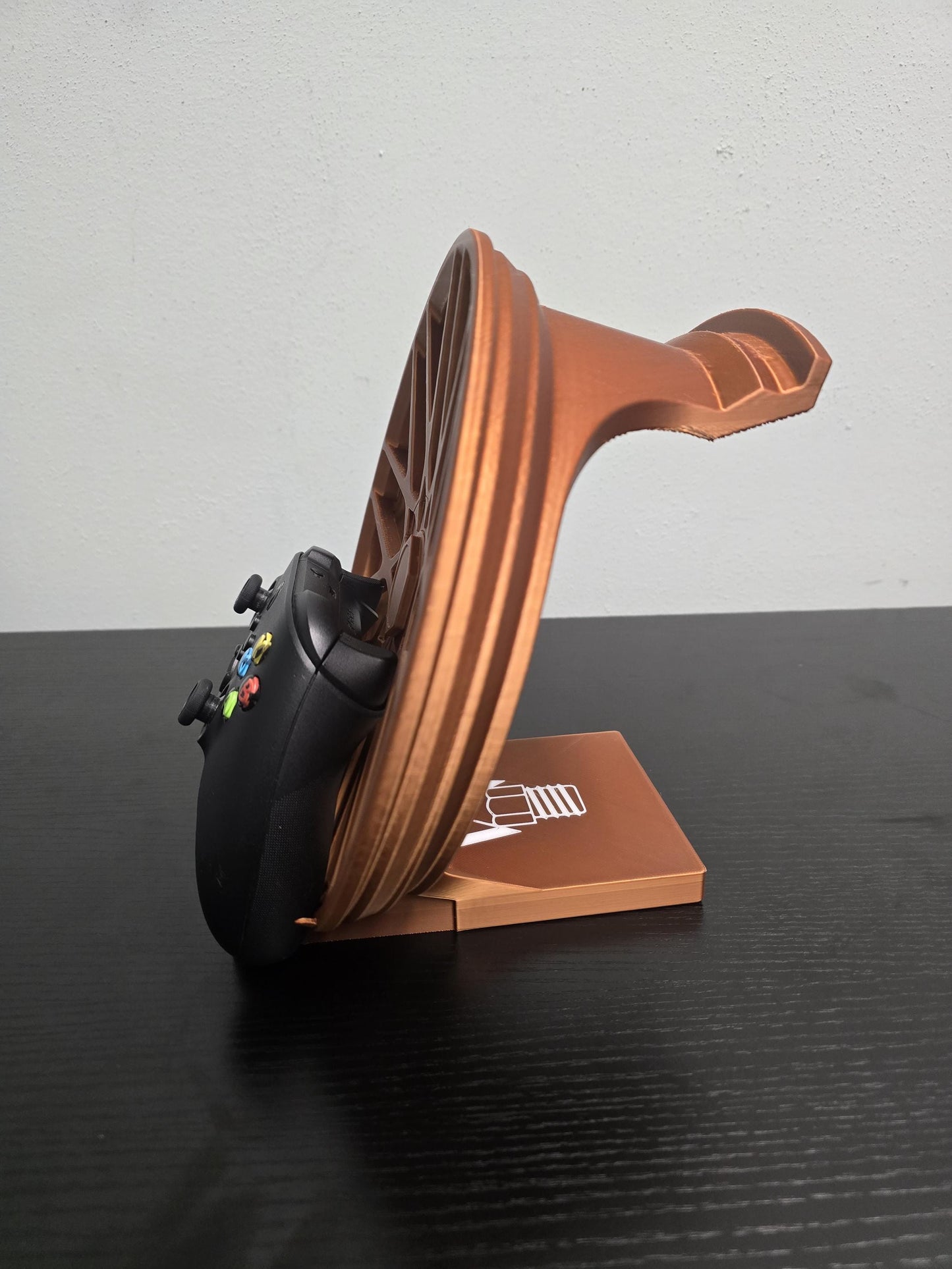 Rotiform RSE Style Headset and Controller Stand